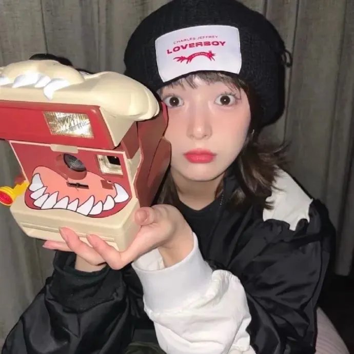 灰石之中